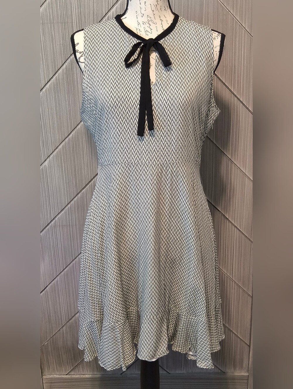 Esley L Black Ivory Geo Print Bow Neck Fit Flare Dress Keyhole Ruffle Hem